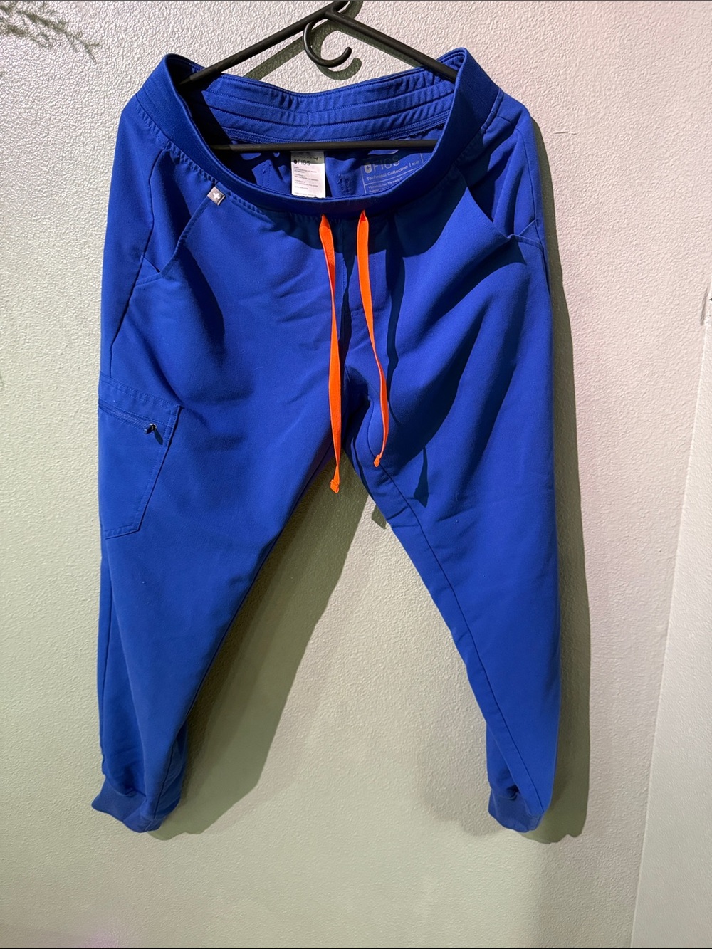 Figs Women's Winning Blue Zamora Joggers size medium petite.